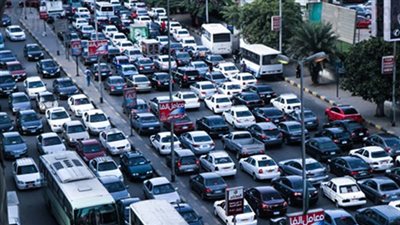 توقف حركة المرور أعلى كوبري الفردوس بسبب حادث تصادم