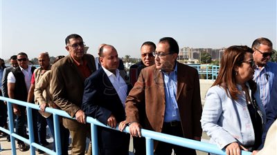 رئيس الوزراء من الشرقية: أهمية خاصة لمشروعات الصرف الصحي بالقرى