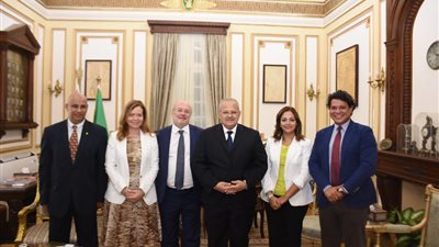 الخشت يبحث التعاون مع وفد الجامعة الكاثوليكية بروما