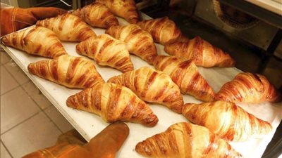 حكومة فرنسا تعقد خلية طوارئ للسيطرة على أزمة «الكرواسون»