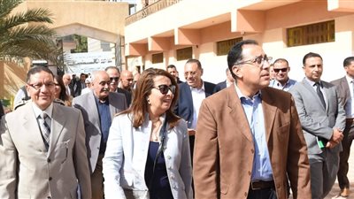 نواب الشرقية لرئيس الوزراء: «الطرق متكسرة وغير صالحة للسير»