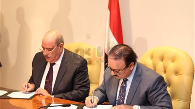 وزير الاتصالات ورئيس 