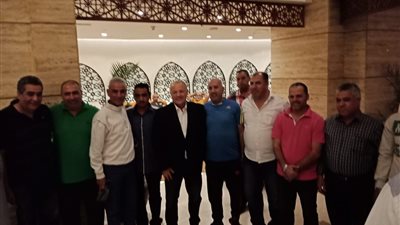 «شوبير» يلتقط صورا تذكارية مع أعضاء عمومية الجبلاية (صور)