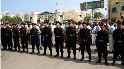 كردون أمنى حول لجنة فرز بالوراق بعد بلاغ عن اعتزام 