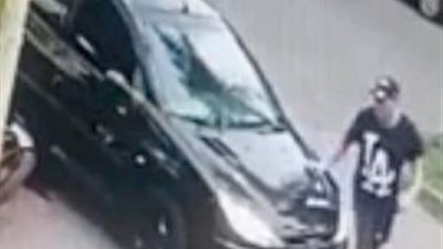 شرطي يقتل نفسه بعد إطلاقه النيران على صديقه بالخطأ (فيديو وصور)