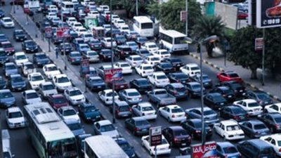 توقف الحركة المرورية أعلى كوبري أكتوبر بسبب بقعة زيت