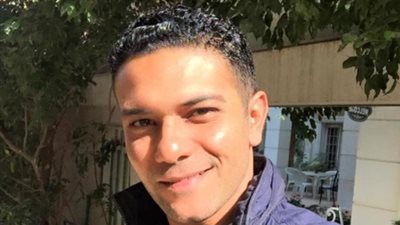 آسر ياسين يستمتع بإجازته في لندن