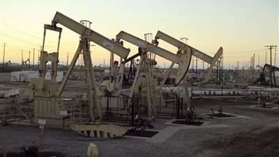 خبير: الاحتياطي المالي لدى الدول النفطية معرض للاستنزاف