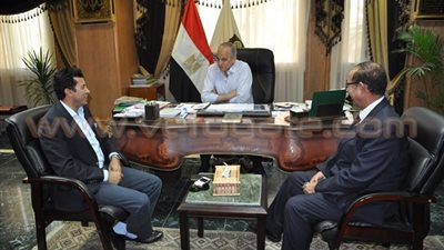 «صبحي» يجتمع بمحافظ الوادي الجديد لمناقشة تطوير المنشآت الرياضية