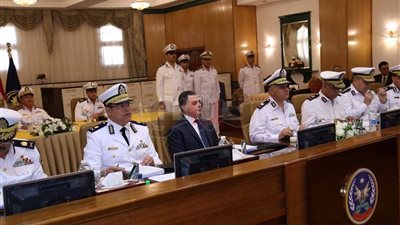 وزير الداخلية يرأس لجنة كشف الهيئة لاختيار المتقدمين لكلية الشرطة