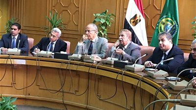 وزير التنمية المحلية يبحث مع محافظ الإسماعيلية خطة تطوير الميادين