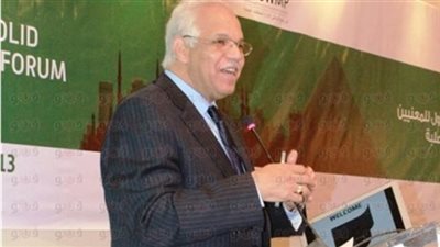 إزالة لافتات «الدستور» والمولد النبوي من شوارع القاهرة