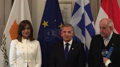 وزيرة الهجرة تلتقي رؤساء جمعيات الصداقة البريطانية والقبرصية واليونانية