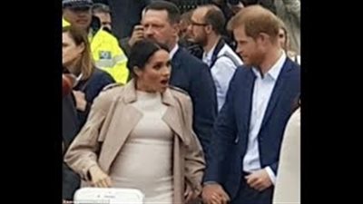 رد فعل «ميجان ميركل» بعد رصد إحدى معجباتها في الشارع (فيديو)