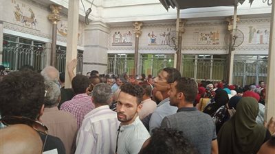 استياء المواطنين أمام بريد العتبة بسبب نفاد كراسات الإسكان الاجتماعي