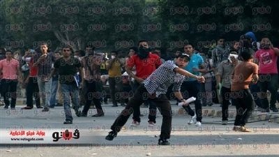 أحد عناصر الإرهابية يطلق الخرطوش من سطح عقار بجسر السويس