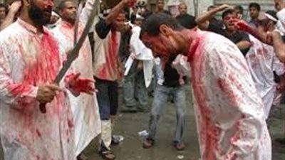 بالفيديو والصور.. أغرب مراسم احتفال الشيعة بعاشوراء حول العالم.. ضرب الصدور والقامات باليد المجردة في باكستان.. مواكب عزاء في البحرين.. مسرح لوضع رايات الحسين في الهند.. والخلط بين الجنسين بالخليج