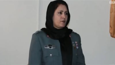 بالفيديو.. «جميلة» أول امرأة ترأس قسما للشرطة في أفغانستان