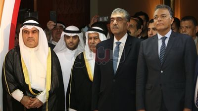 سفير الكويت ووزير النقل يتفقدان معرض الأسبوع الكويتي في مصر
