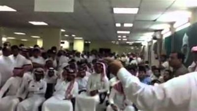 بالفيديو .. لوحة سيارة بـ 650 ألف ريال في مزاد سعودي