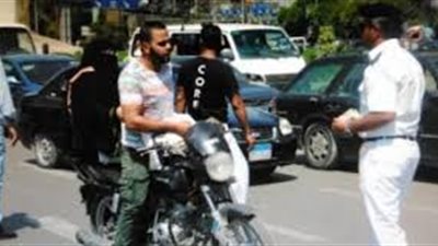 مرور الجيزة تحرر 15 مخالفة طمس لوحات في حملات على الطرق