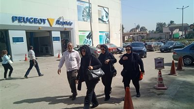 وصول رجاء الجداوي وميرفت أمين لـ«الرحمن الرحيم» لوداع «قنديل»