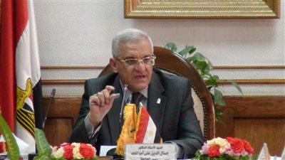 توزيع دليل أثري لطلاب جامعة المنيا مجانا