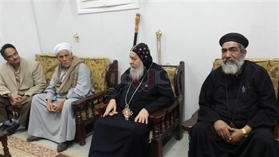 بالصور.. لقاء المحبة بين الأنبا شاروبيم وعمد ومشايخ قنا