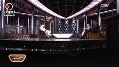 بالفيديو.. رد فعل مذيع وضيف لحظة اشتعال النيران في الاستوديو