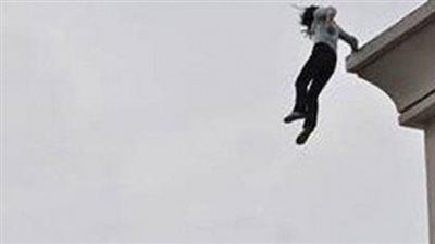 خوفا من والدها.. فتاة تقفز من الطابق الثالث وتصاب بكسور في أكتوبر