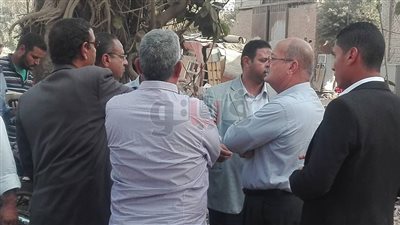 بالصور.. نائب محافظ الجيزة يوجه برصف طريق الحفرية بالبراجيل