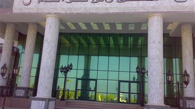 إصابة شخصين في حادث انقلاب سيارة برأس سدر