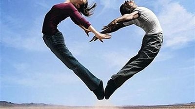 4 طرق تملكين بها قلب زوجك في عيد الحب