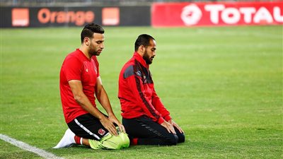 «صلاة وضحك وجد».. 30 صورة ترصد مران الأهلي الأخير قبل نهائي أفريقيا