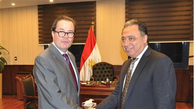 وزير الصحة يستقبل سفير فرنسا