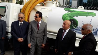 «سيارة سحب» هدية البنك الأهلي لمحافظة القاهرة استعدادا لموسم الأمطار