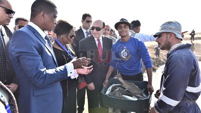 بالصور.. الرئيس الزامبي يتفقد المشروعات التنموية بمنطقة قناة السويس.. «مميش» يؤكد أهمية تبادل الخبرات بين البلدين.. و«لونجو»: القناة الجديدة نقلة نوعية في أسلوب العمل