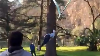 إصابة موديل بسبب طريقة تصوير إعلان تلفزيوني (فيديو وصور)