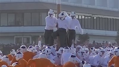 أغرب رياضة في اليابان بـ ١٥٠ لاعبا (فيديو)