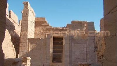 البعثة الأثرية الفرنسية تبدأ عملها بمنطقة دوش بباريس في الوادي الجديد