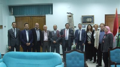 بالصور.. مستشار العلوم لسفارة فرنسا يشارك في ورشة عمل بالزقازيق