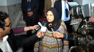 سيدة مجلس الوزراء: وزير الزراعة وعدنى بخصم 50% من مكافآت الكبار