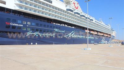 ميناء شرم الشيخ يستقبل 2084 سائحا