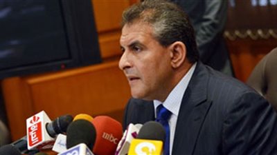 أنباء عن استقالة طاهر أبو زيد من وزارة الرياضة