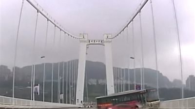 مشاجرة امرأة وسائق تتسبب في مقتل 13 شخصا (فيديو وصور)