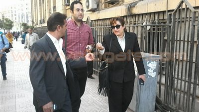 بالفيديو والصور.. وصول أعضاء تمرد إلى مكتب النائب العام لتقديم إقرار الذمة المالية