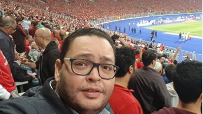 أحمد رزق ينشر صورته من ملعب برج العرب: «مبروك يا أهلي.. جمهور عظيم»