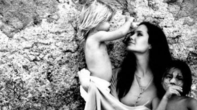 بالفيديو.. براد بيت ينشر صورا رائعة لزوجته أنجلينا جولي