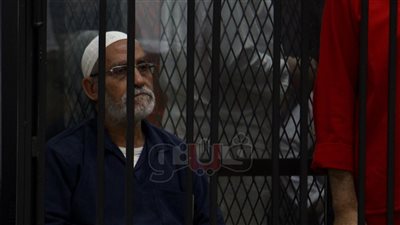 تأجيل محاكمة بديع و7 متهمين في «أحداث الاستقامة» لـ5 نوفمبر