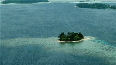 أسباب اختفاء الجزر.. 52 جزيرة حول العالم مهددة بالغرق.. «اسبا خاناكيتا» تتآكل بفعل الرياح.. عاصفة تُخفي «إيست» نهائيا.. مياه البحار تغطي جزر سليمان.. و«ساندي» اللغز الغام